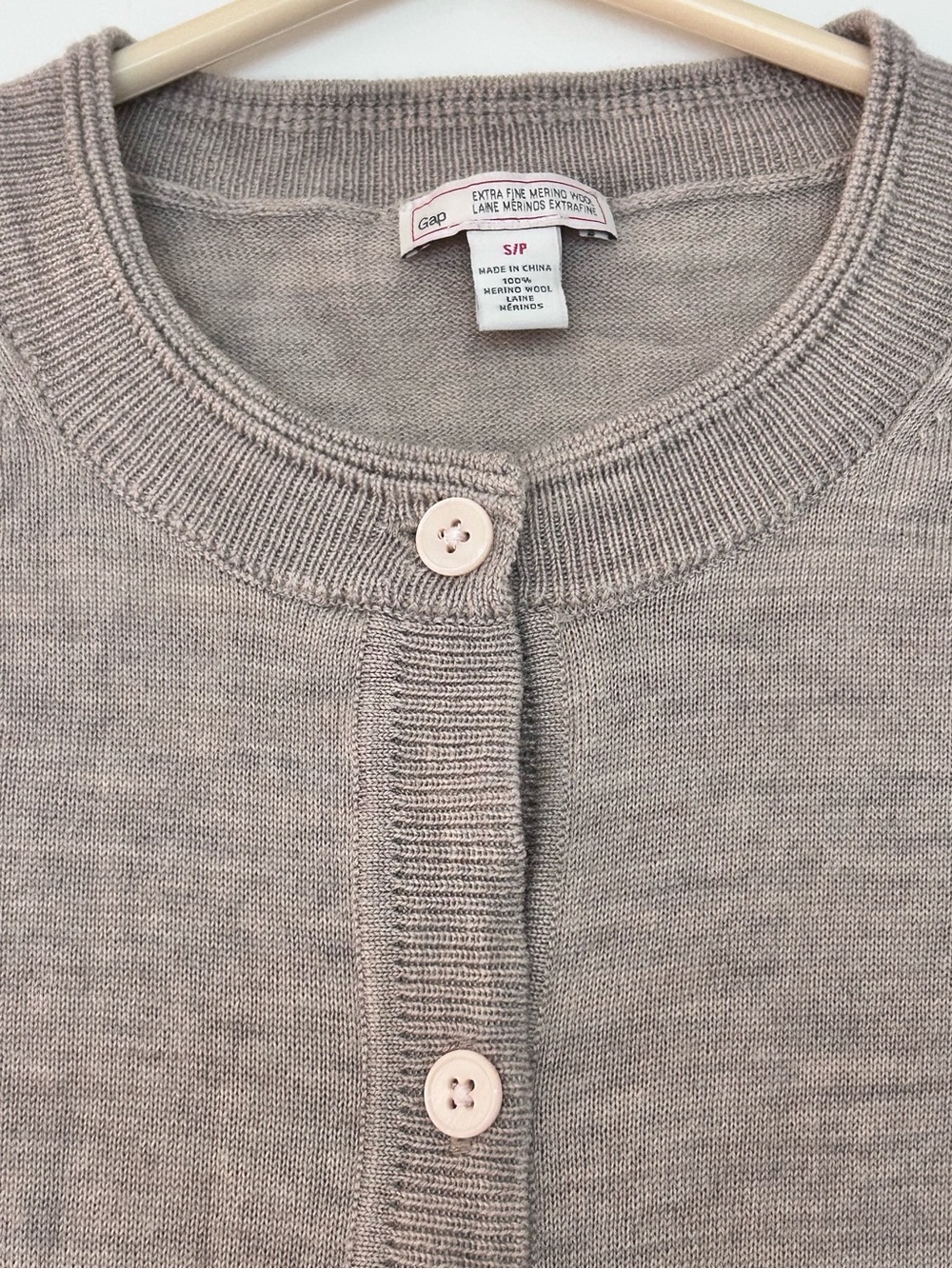 GAP 100% extra fine merino wool cardigan sz S Petite